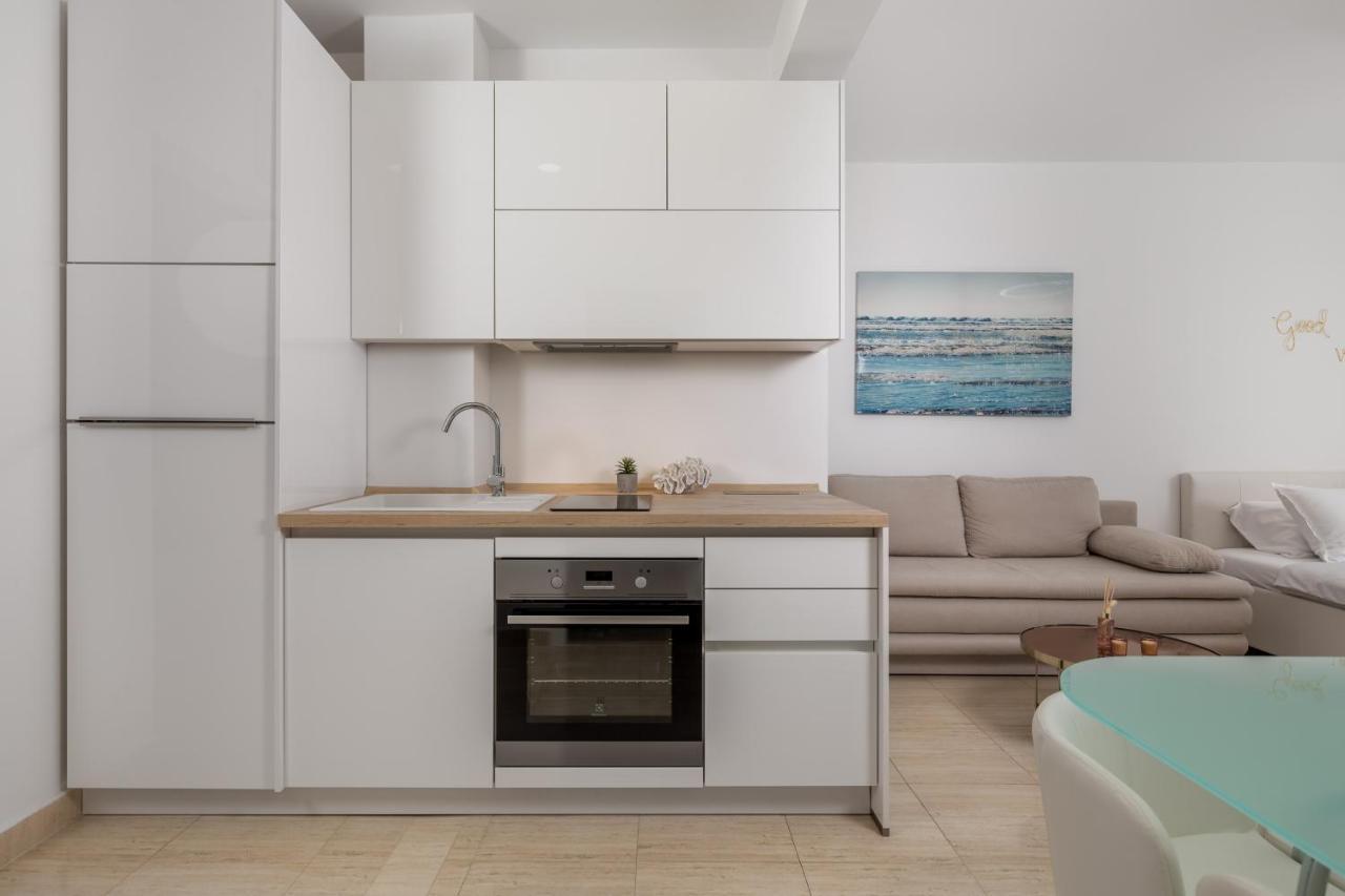 Luxury Studio Apartment Honeymoon Selce Exterior foto